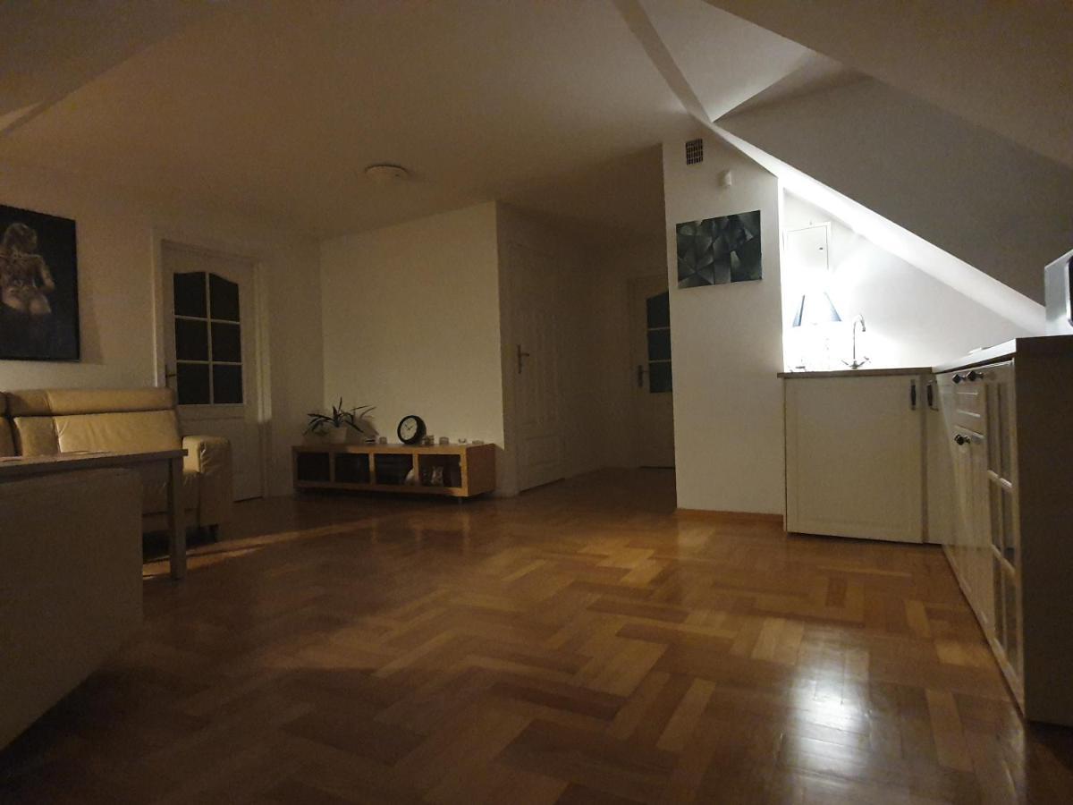 Mieszko Rooms เลกิโอโนโว ภายนอก รูปภาพ